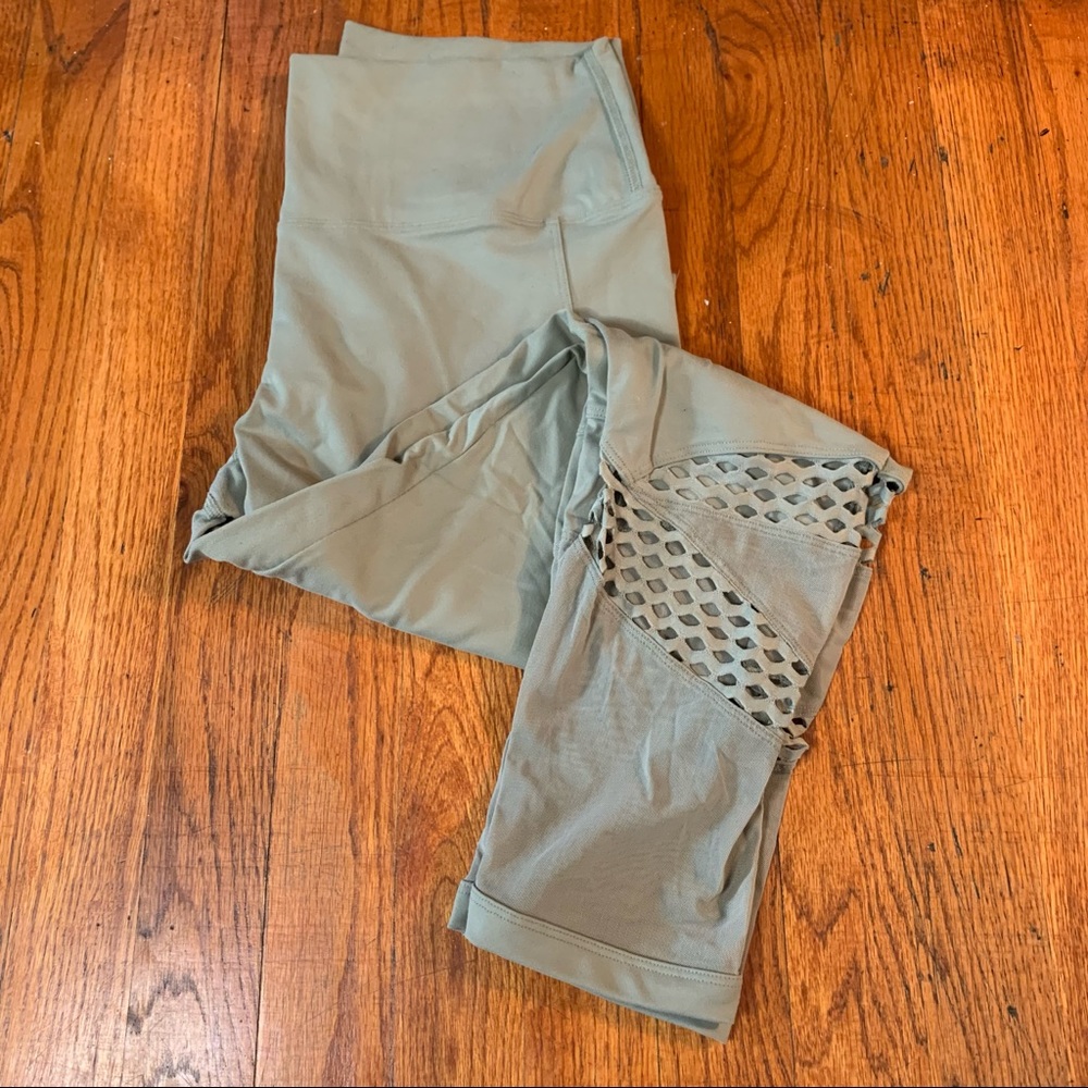 PINK Victoria’s Secret - 7/8 Ultimate Legging with Mesh Details